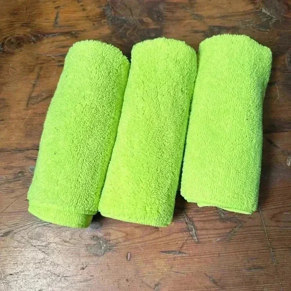 CHEMICAL GUYS Professional Extra Thick Supra Microfiber Towels, set of 3 - Picture 1 of 3